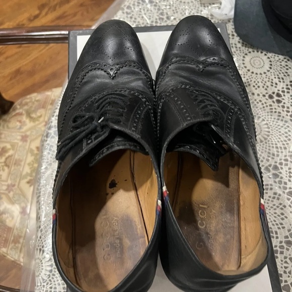 Gucci Men\'s Perforated Black Leather Stripe Logo Oxford Shoes N1154 Size 11 box main image 6